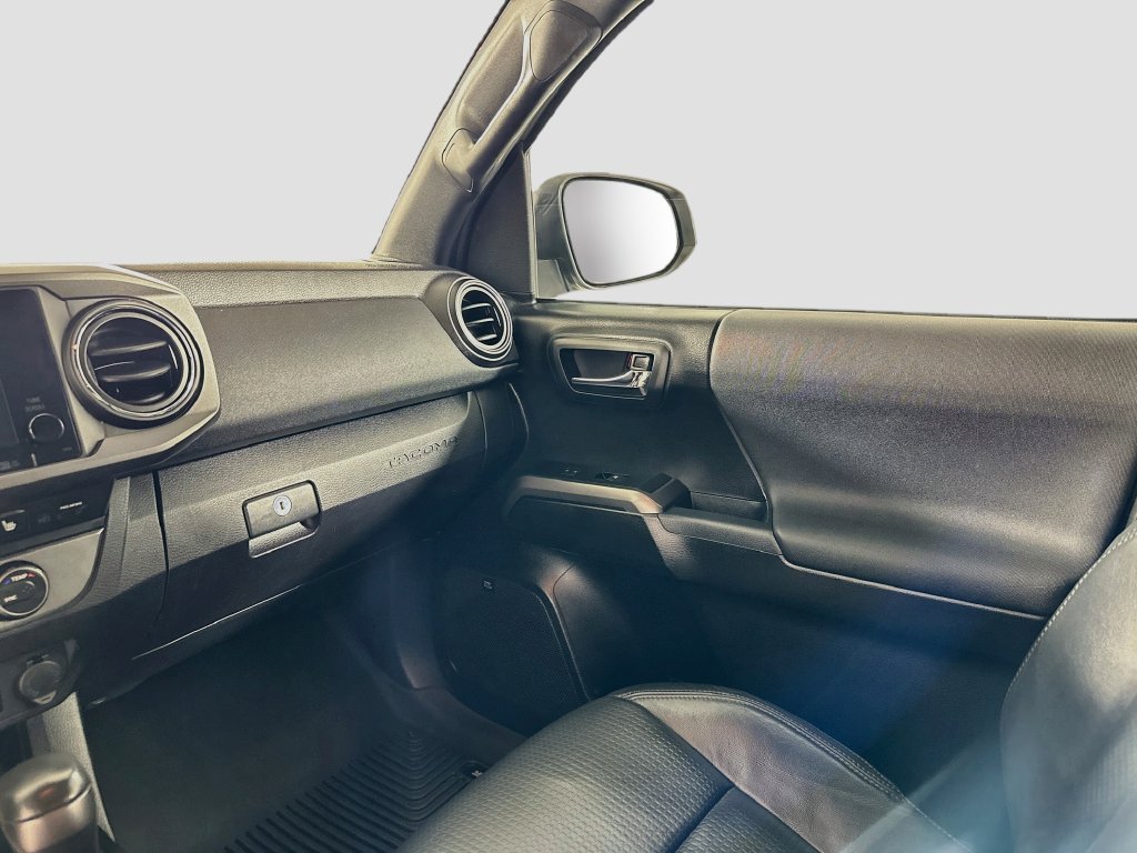 Used 2019 Toyota Tacoma TRD Off-Road AWD/4WD image 26
