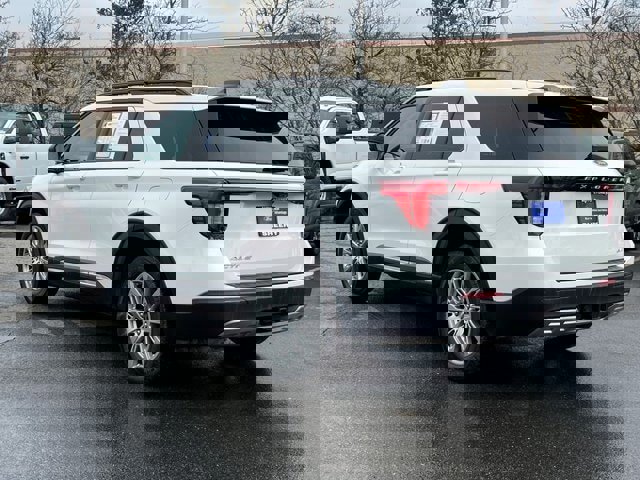 Certified 2025 Ford Explorer Active w/ Active Comfort Package image 3