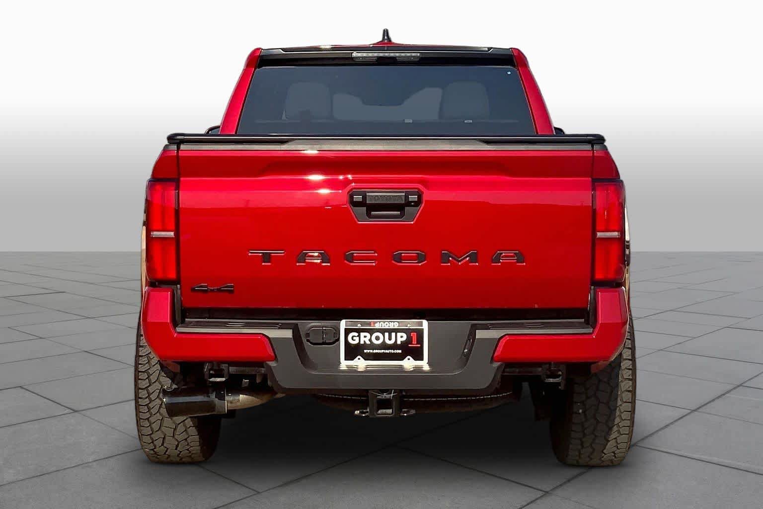 Used 2025 Toyota Tacoma SR5 AWD/4WD image 5