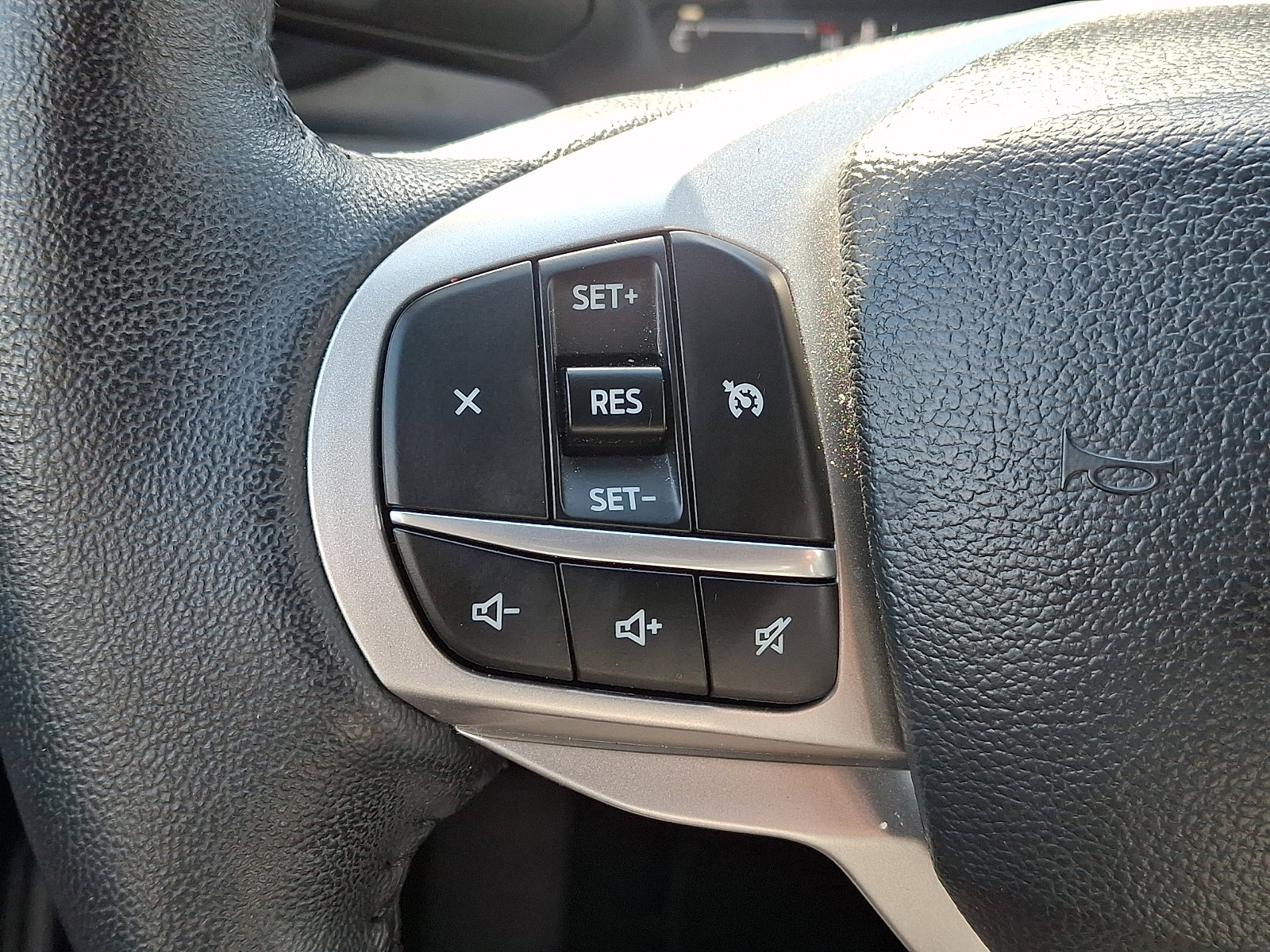 Certified 2023 Ford Explorer XLT w/ Equipment Group 202A AWD/4WD image 27