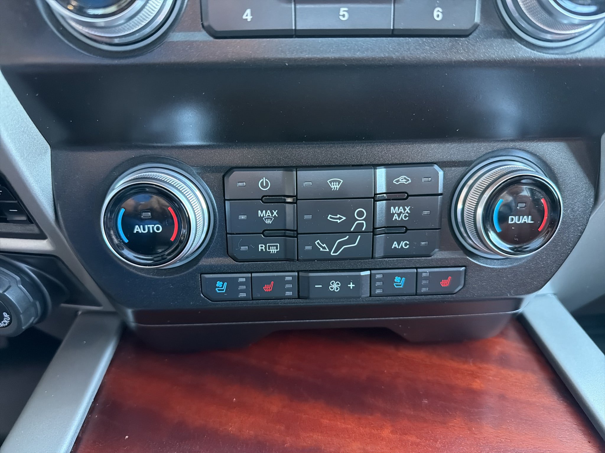 Certified 2020 Ford F250 King Ranch w/ King Ranch Ultimate Package AWD/4WD image 49
