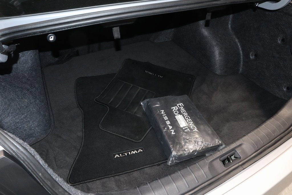 Used 2024 Nissan Altima 2.5 SV image 17