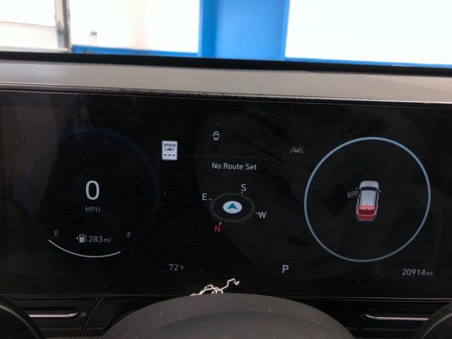 Used 2024 Hyundai Kona Limited image 21