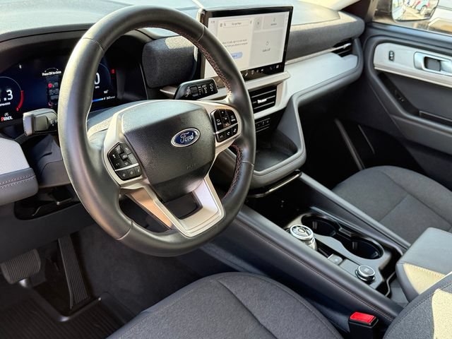 Certified 2025 Ford Explorer Active AWD/4WD image 18
