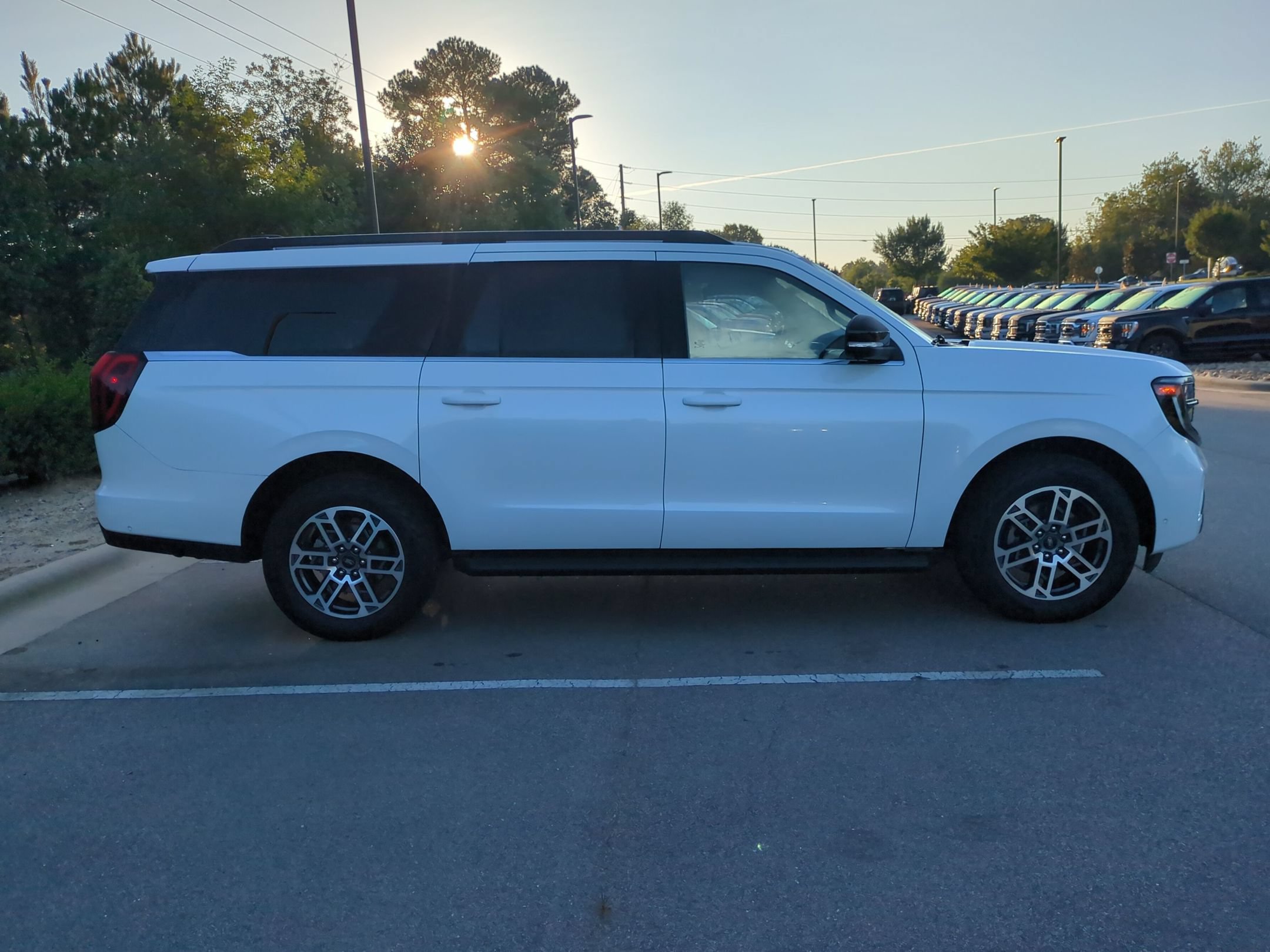 Certified 2025 Ford Expedition Max Active AWD/4WD image 3