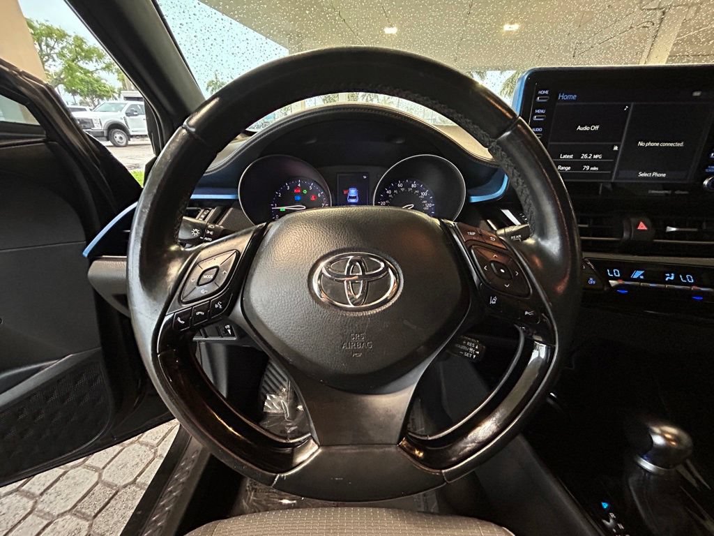 Used 2019 Toyota C-HR XLE FWD image 14
