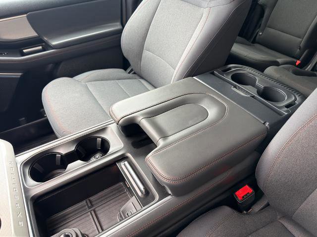 Certified 2025 Ford Expedition Active image 34