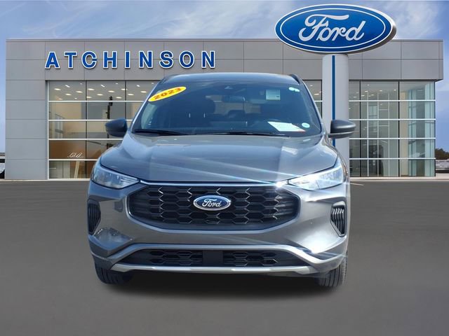 Certified 2023 Ford Escape ST-Line w/ Tech Pack #1 AWD/4WD image 3
