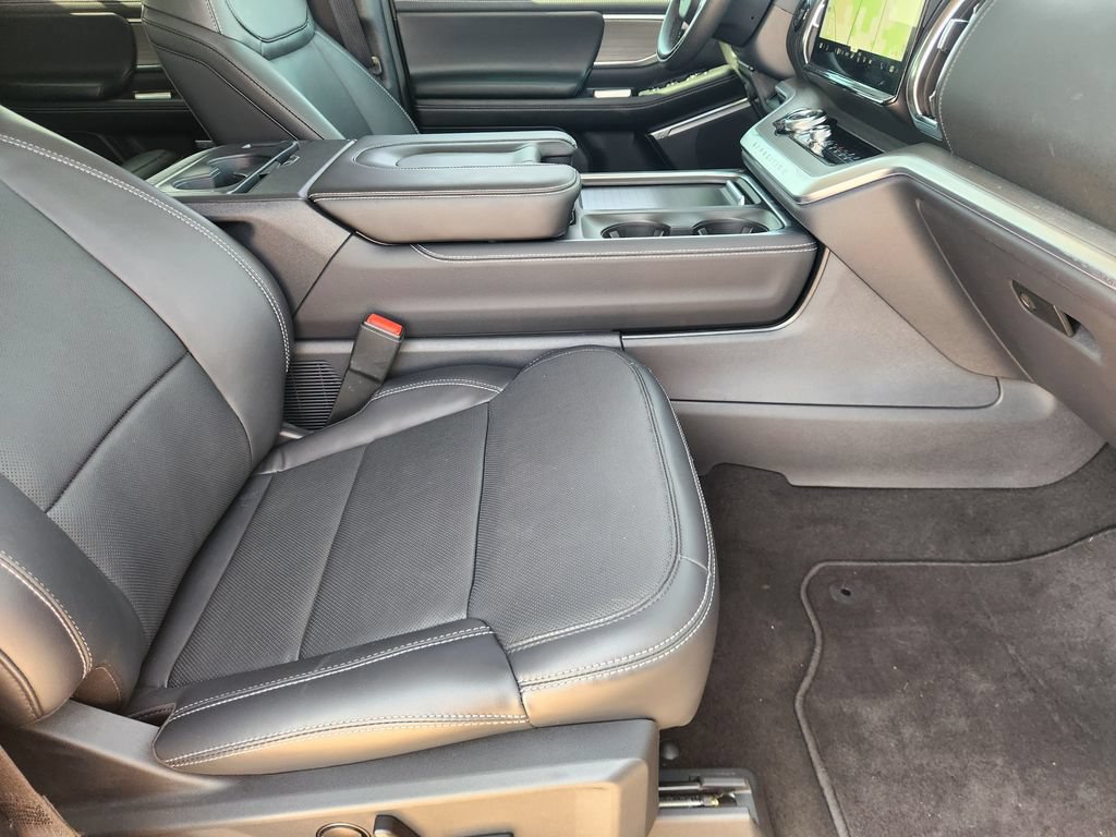 Certified 2025 Ford Expedition Platinum w/ Driver's Package AWD/4WD image 13
