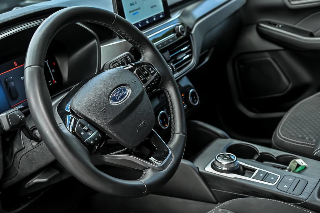 Certified 2023 Ford Escape Active AWD/4WD image 18