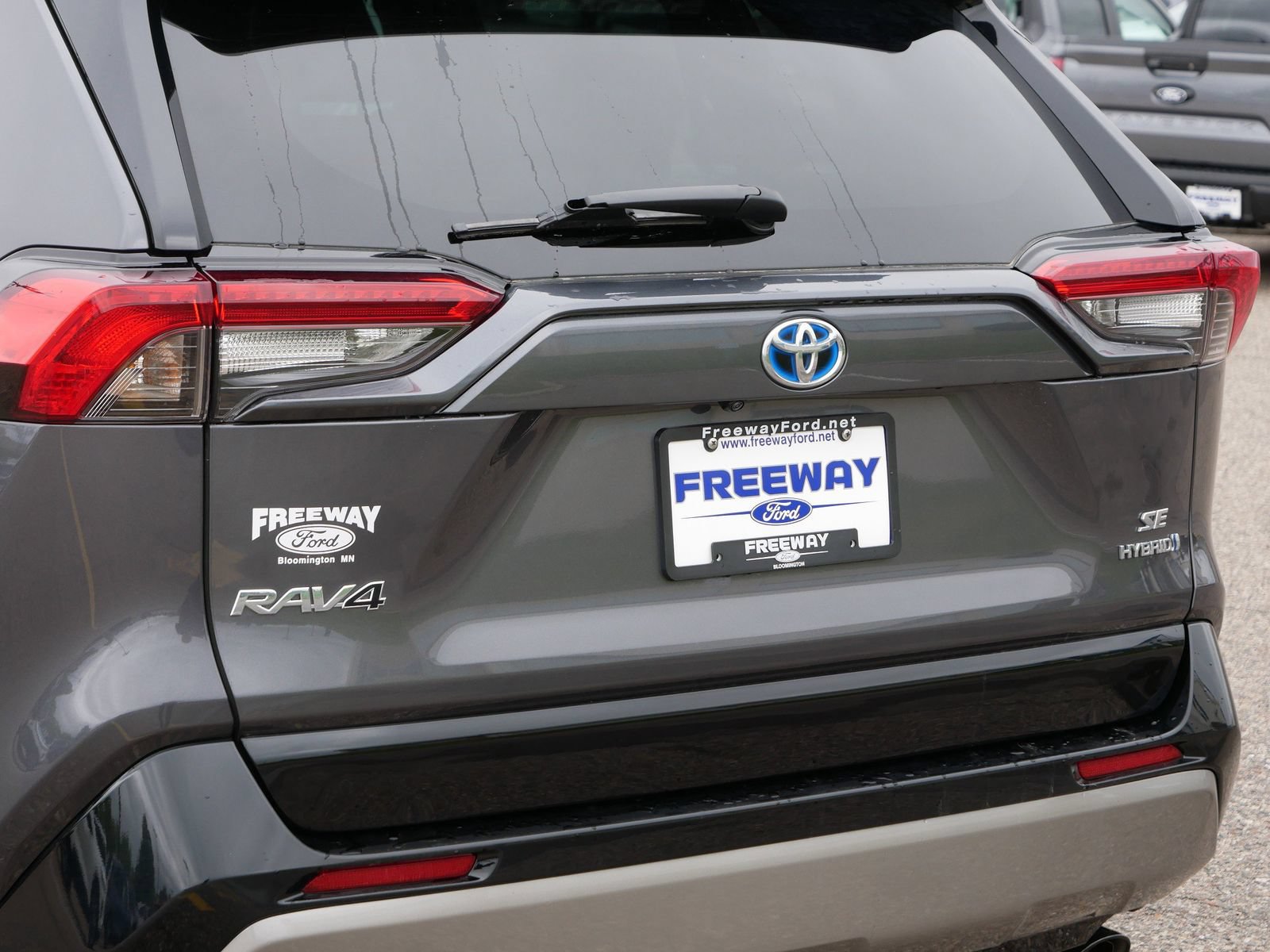 Used 2024 Toyota RAV4 SE w/ Convenience Package AWD/4WD image 13