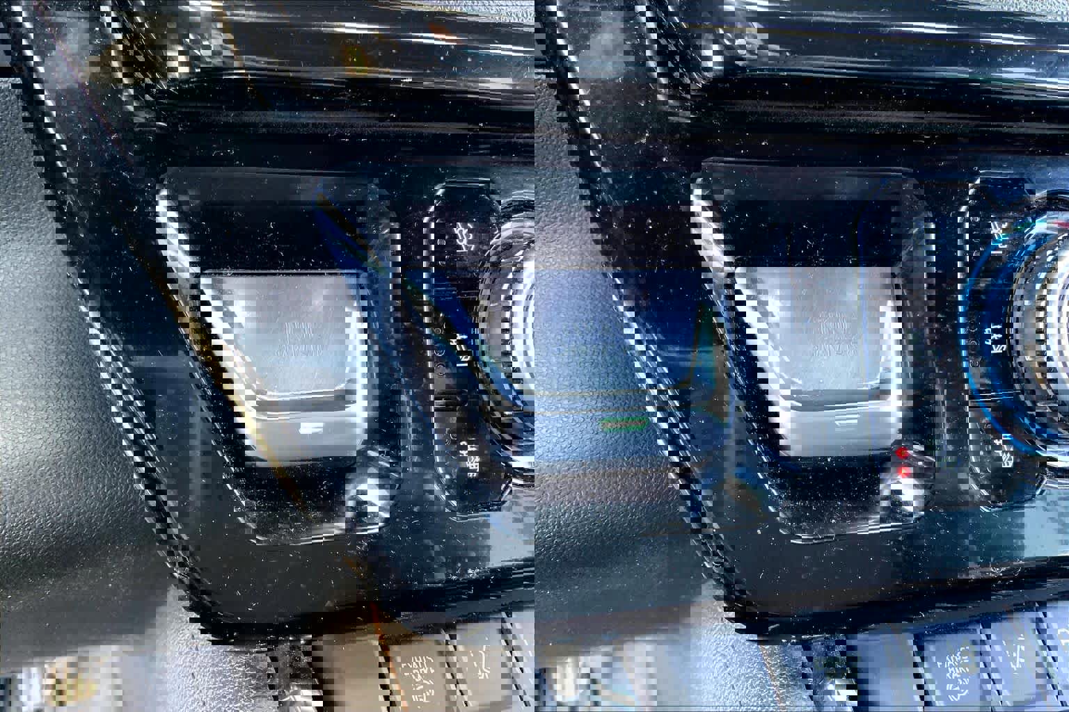 Used 2024 GMC Sierra 2500 AT4 w/ Technology Package image 31