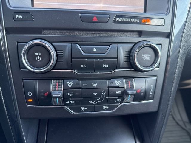 Certified 2018 Ford Explorer XLT w/ Equipment Group 202A image 24