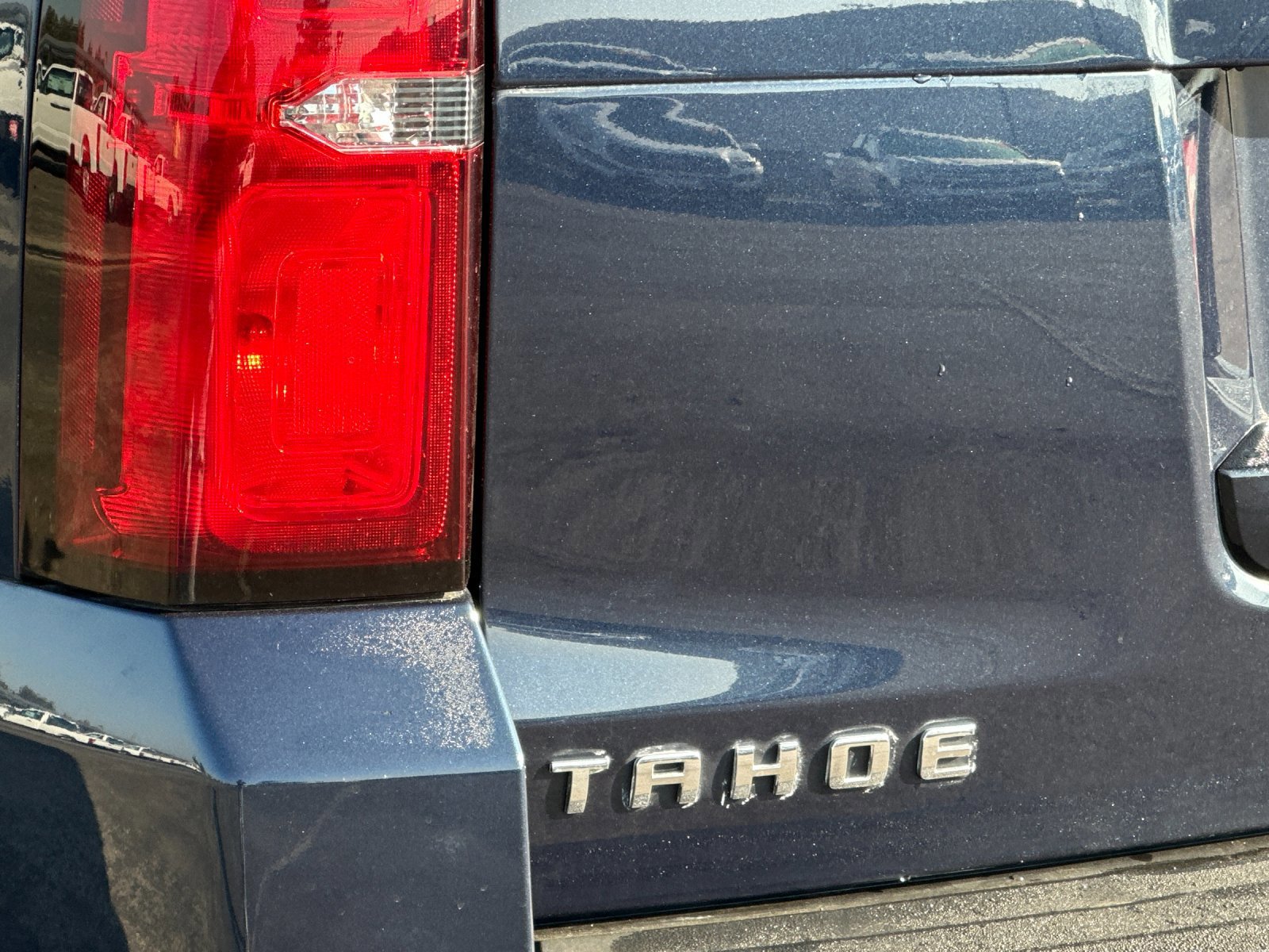 Used 2018 Chevrolet Tahoe LS w/ All-Season Package image 26