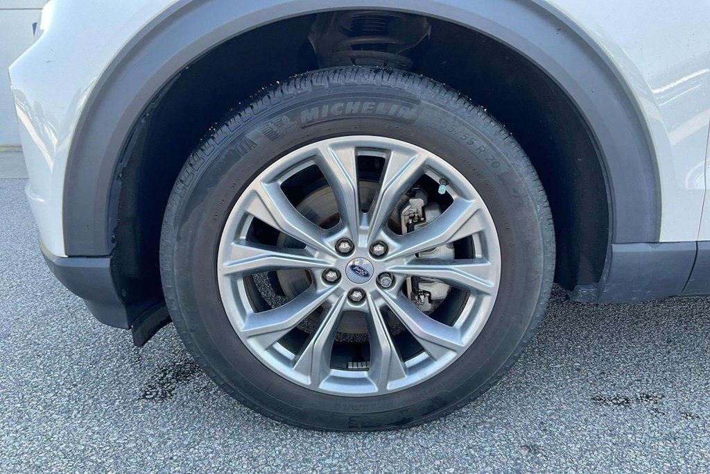 Certified 2023 Ford Explorer XLT RWD image 9