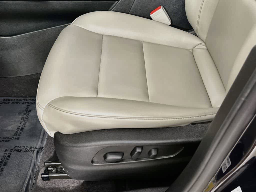 Used 2023 Cadillac XT4 Luxury FWD image 30