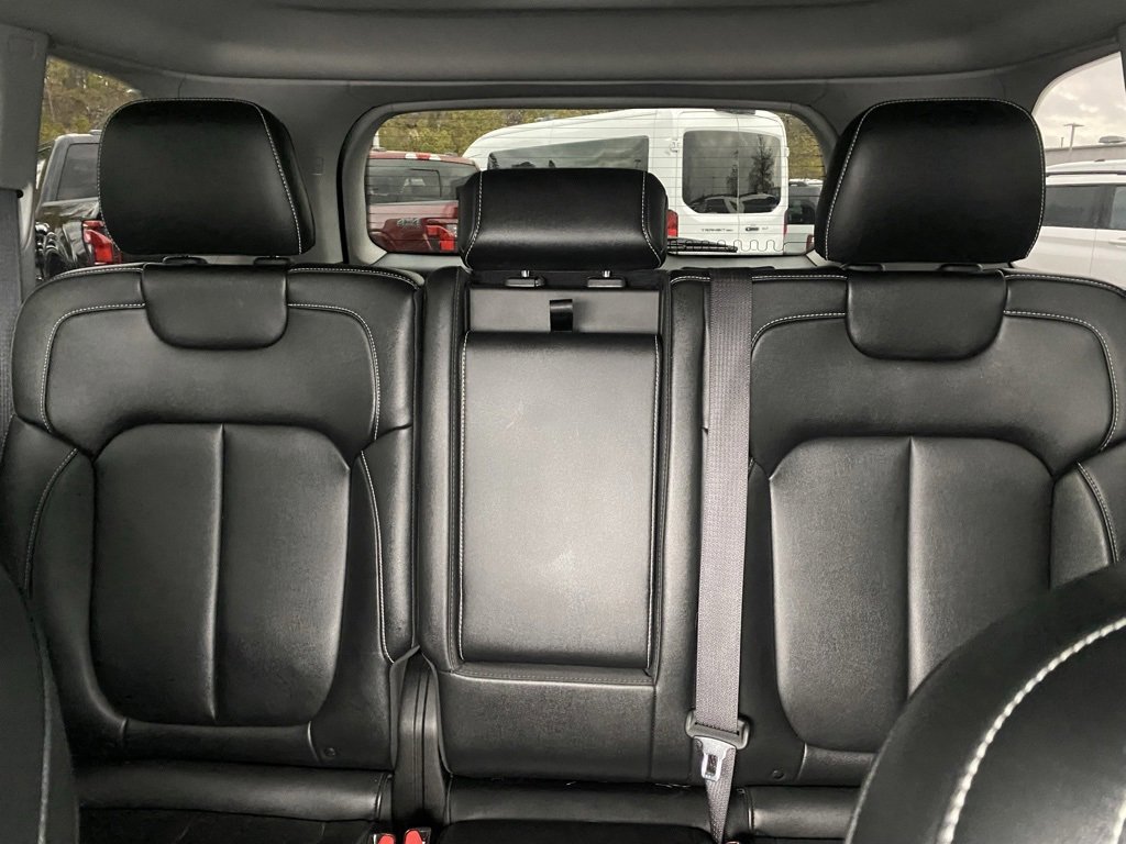 Used 2023 Jeep Grand Cherokee Limited image 27