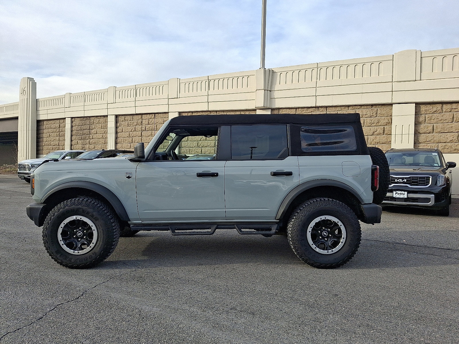 Certified 2023 Ford Bronco Big Bend w/ Sasquatch Package image 5