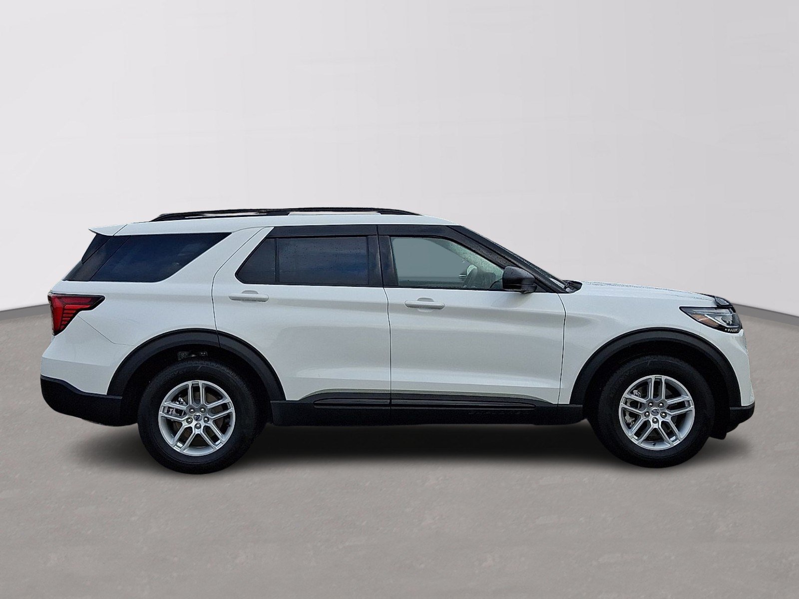 Certified 2026 Ford Explorer Active w/ Active Comfort Package RWD image 7