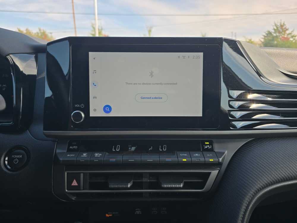 Used 2025 Toyota Camry SE FWD image 12