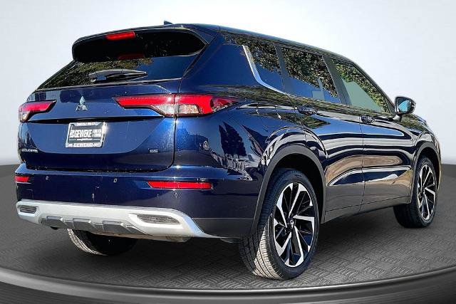 Used 2024 Mitsubishi Outlander SE AWD/4WD image 2