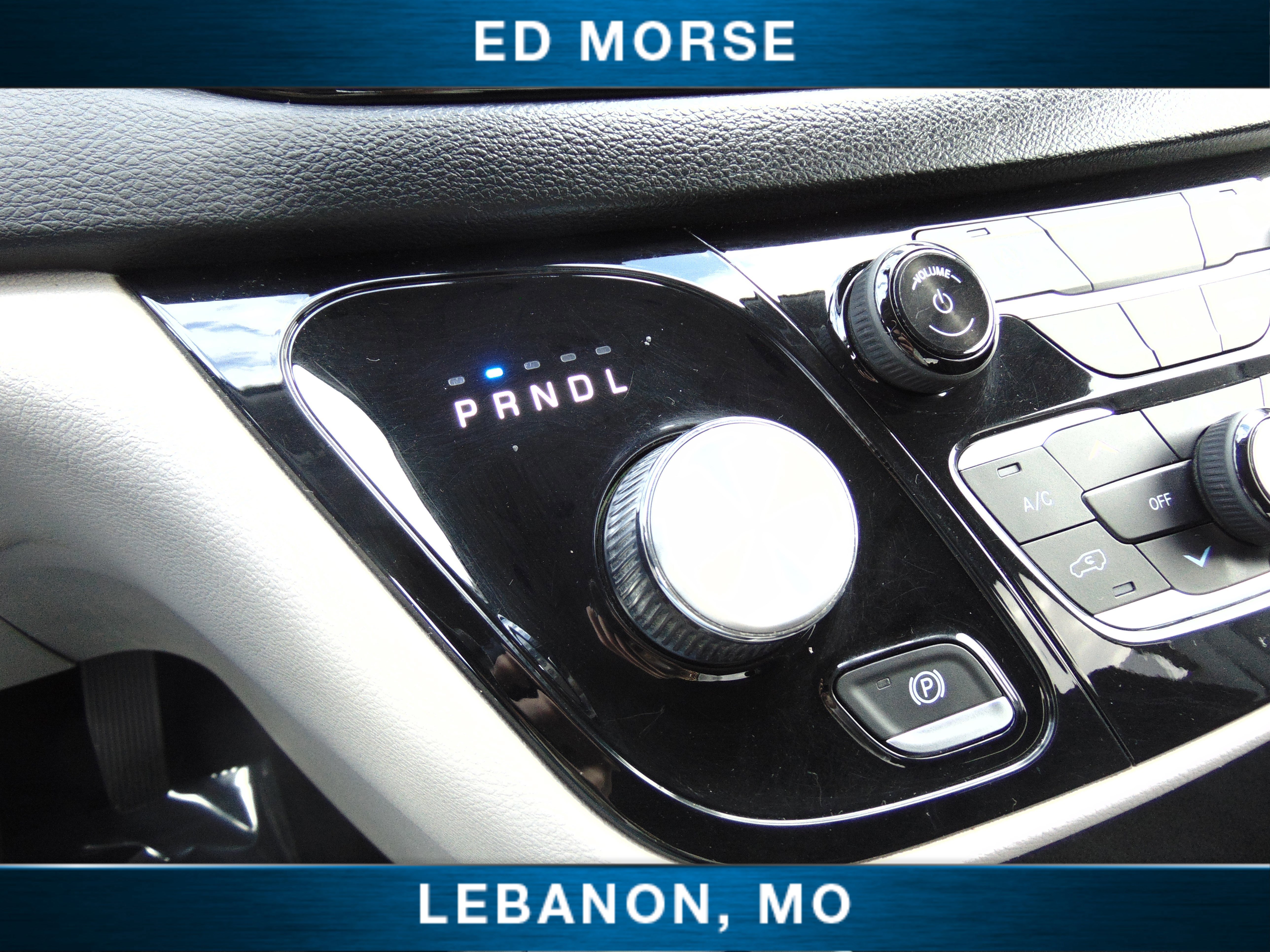 Used 2020 Chrysler Voyager LX image 24