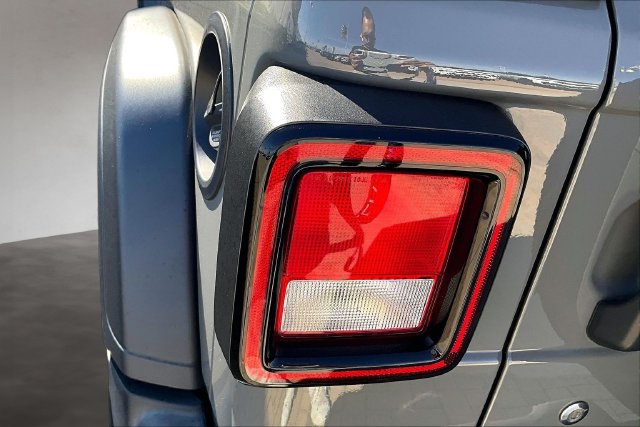 Used 2023 Jeep Wrangler Unlimited Sport AWD/4WD image 30