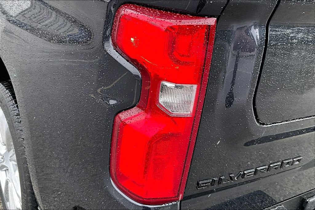 Used 2024 Chevrolet Silverado 1500 High Country w/ High Country Premium Package AWD/4WD image 29