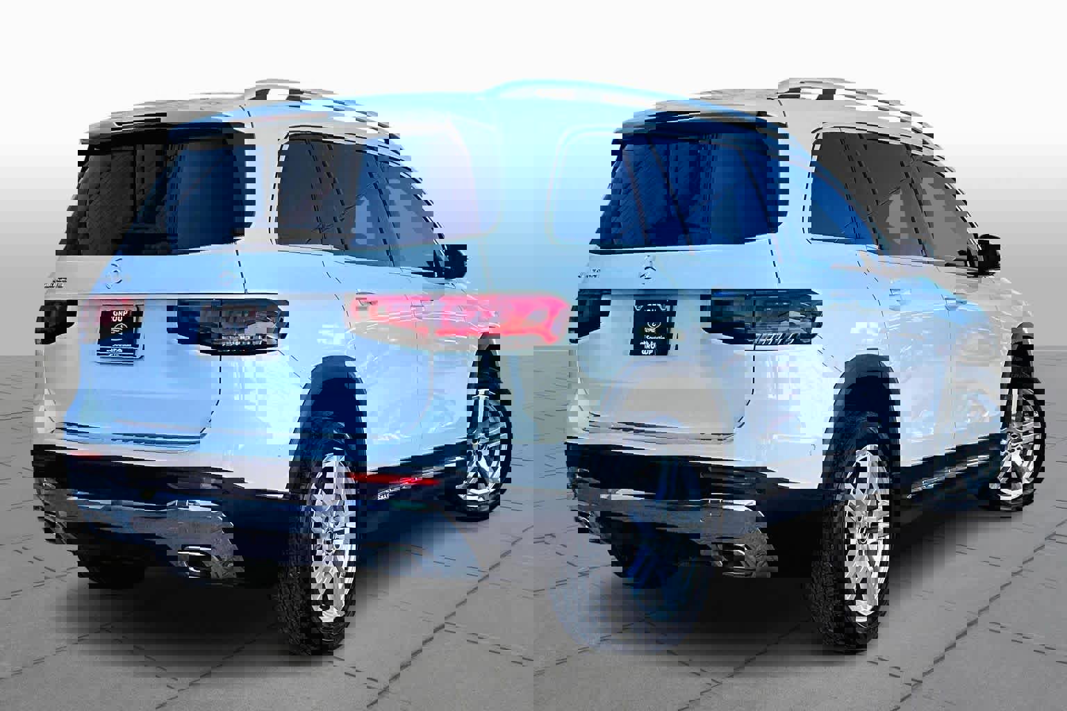 Used 2020 Mercedes-Benz GLB 250 image 3