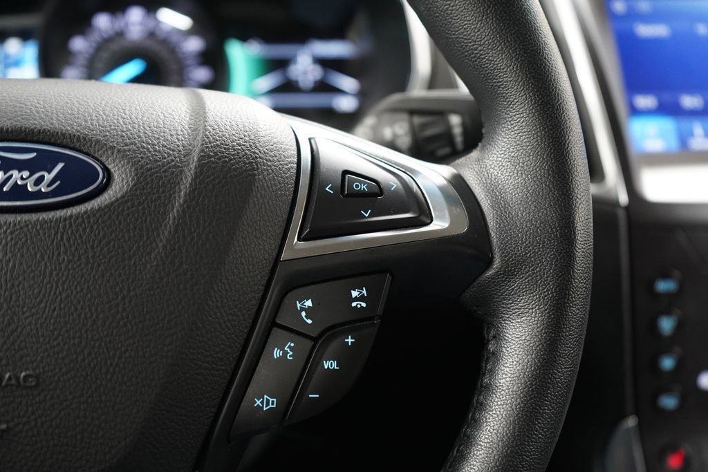 Certified 2020 Ford Edge Titanium FWD image 17