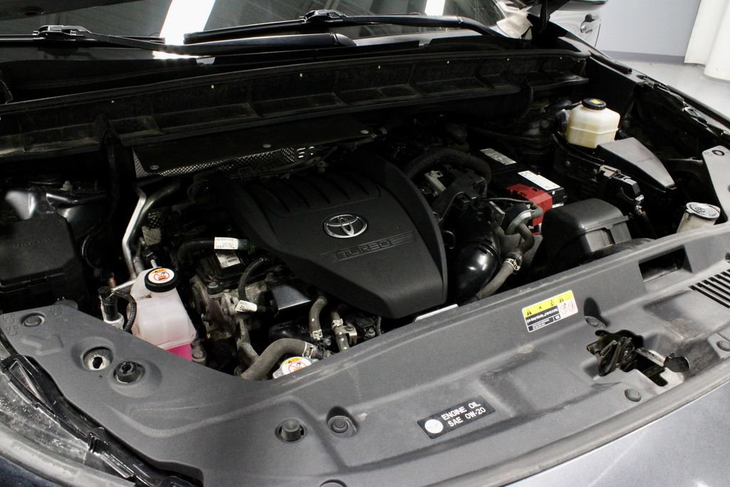 Used 2023 Toyota Highlander AWD image 15