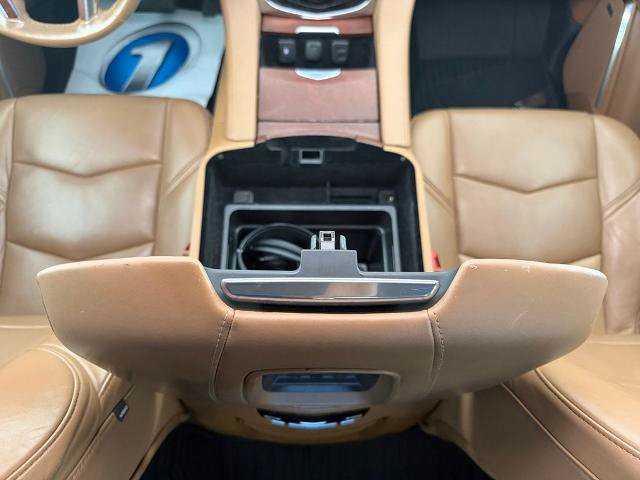 Used 2017 Cadillac Escalade Platinum AWD/4WD image 16