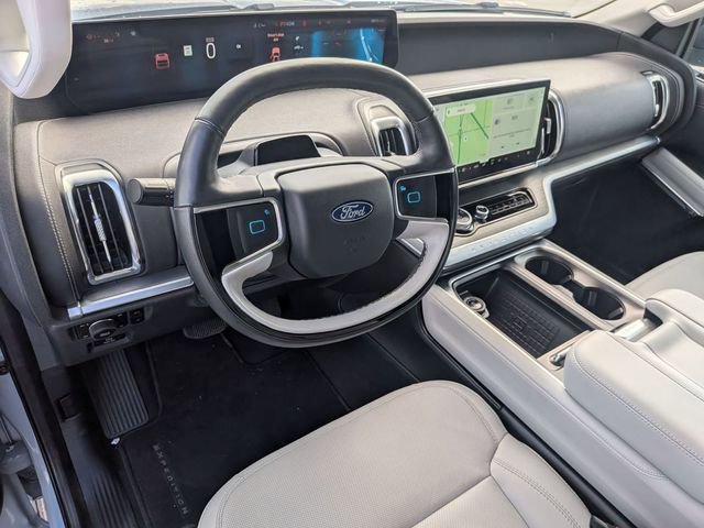 Certified 2025 Ford Expedition Platinum AWD/4WD image 11