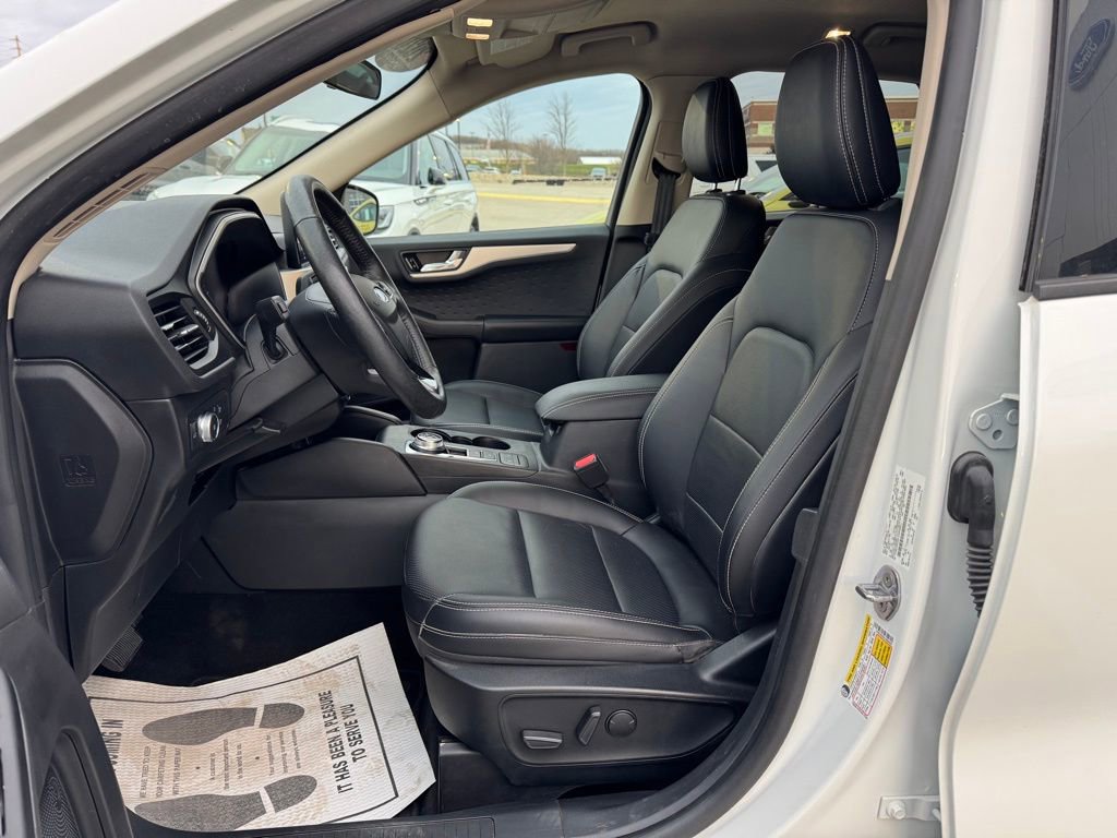 Certified 2020 Ford Escape SEL image 9