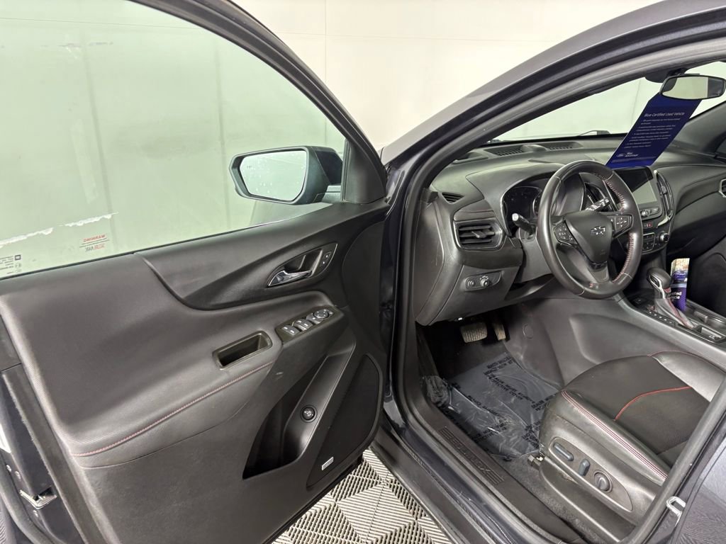Used 2022 Chevrolet Equinox RS w/ RS Leather Package image 10