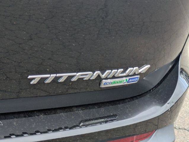 Certified 2018 Ford Edge Titanium w/ Technology Package AWD/4WD image 40