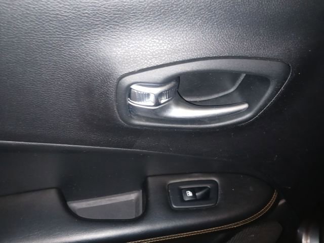 Used 2018 Jeep Compass Limited w/ Navigation Group image 40