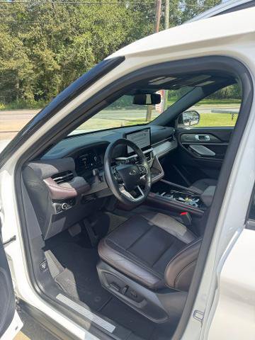 Certified 2025 Ford Explorer Platinum w/ LUX Leather Package AWD/4WD image 8