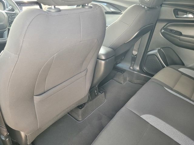 Used 2021 Chevrolet TrailBlazer LT w/ Convenience Package FWD image 12