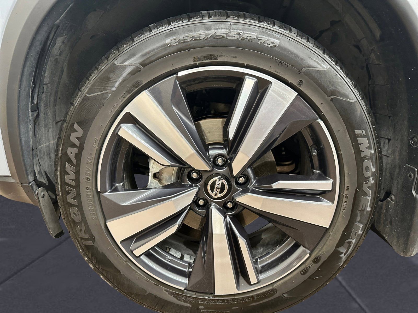 Used 2021 Nissan Rogue Platinum image 14