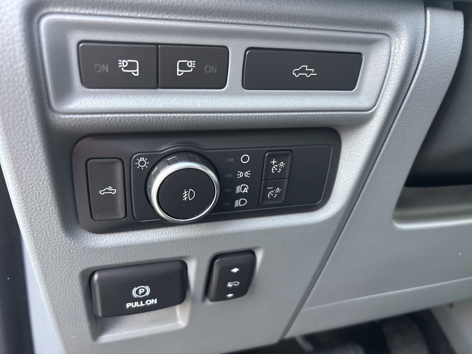 Certified 2022 Ford F150 Lariat w/ Equipment Group 502A High image 19