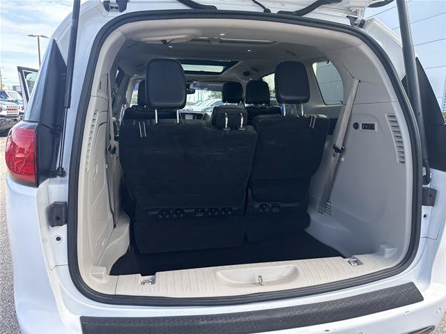 Used 2019 Chrysler Pacifica Limited FWD image 26