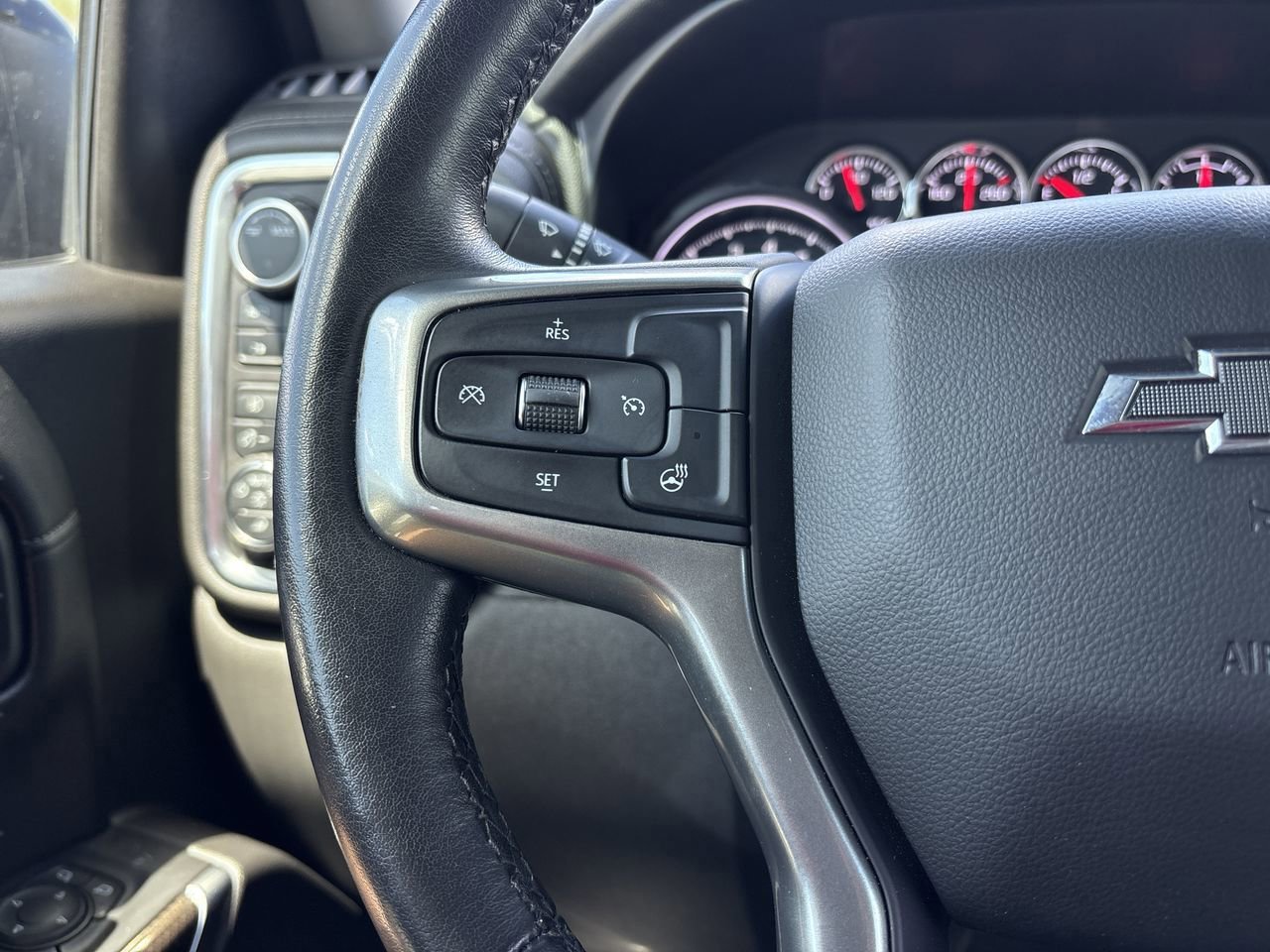 Used 2021 Chevrolet Silverado 1500 LT Trail Boss w/ Convenience Package II AWD/4WD image 31