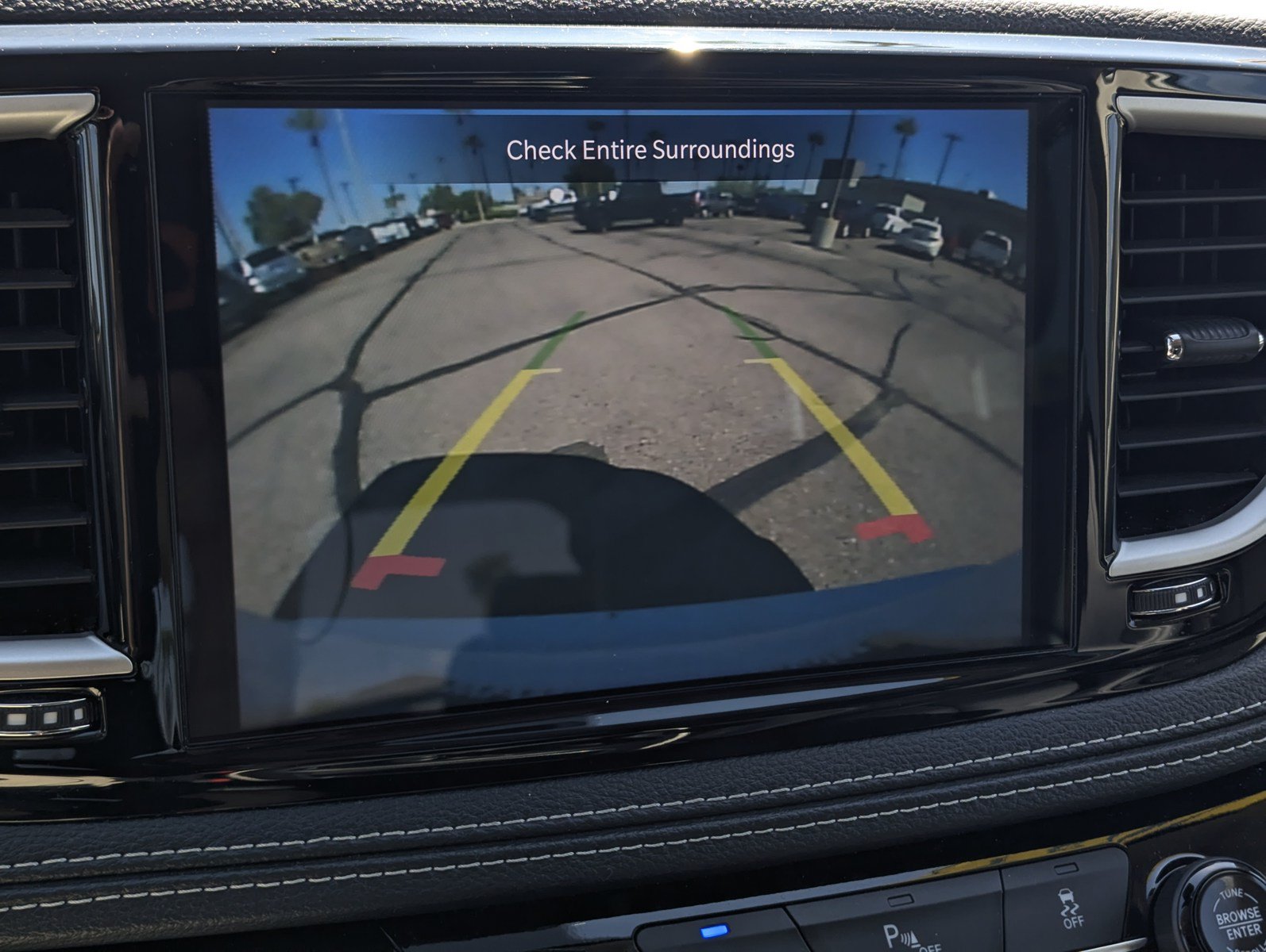 Used 2024 Chrysler Pacifica Limited FWD image 11