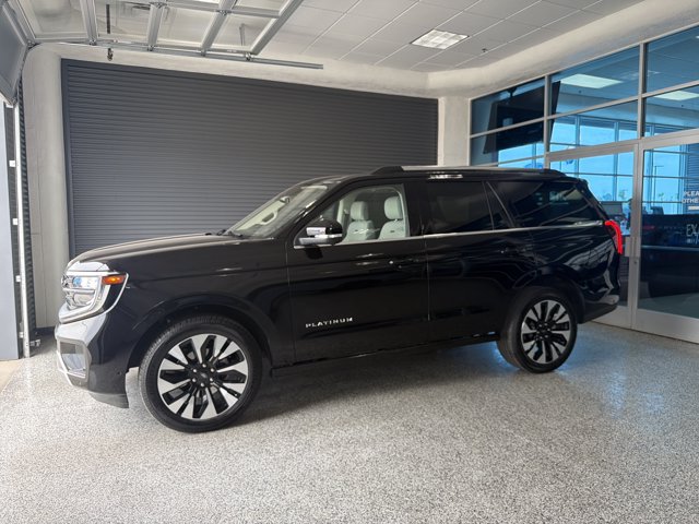 Certified 2025 Ford Expedition Platinum w/ Driver's Package