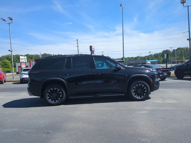 Used 2024 Chevrolet Traverse Z71 AWD/4WD image 3