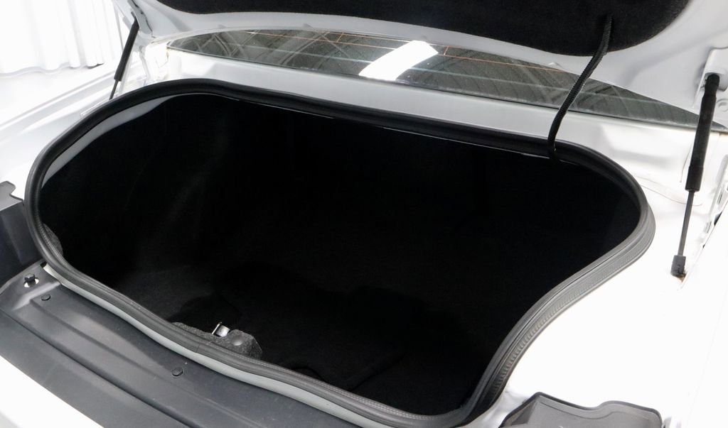 Used 2022 Dodge Challenger R/T w/ Driver Convenience Group image 14