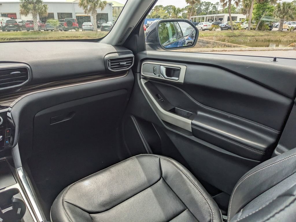 Certified 2021 Ford Explorer Limited w/ Equipment Group 301A image 17