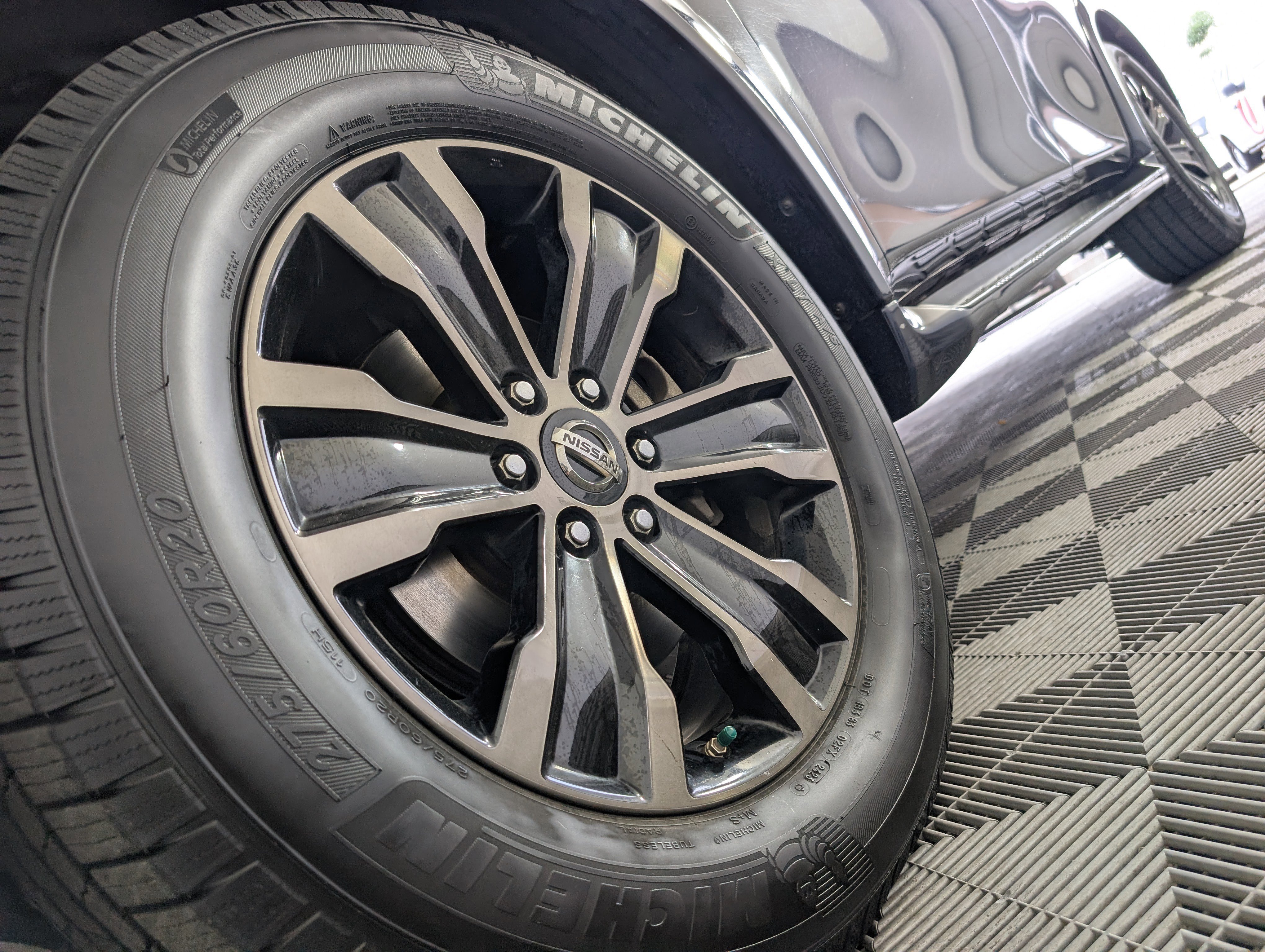 Used 2019 Nissan Armada Platinum image 30