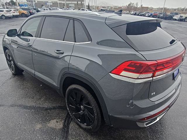 Used 2024 Volkswagen Atlas Cross Sport SE image 3